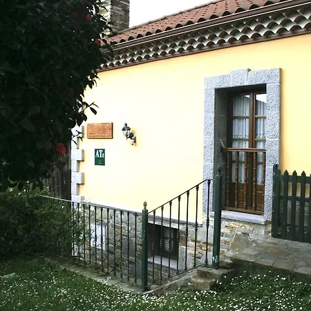 Las Camelias Soto de Luiña